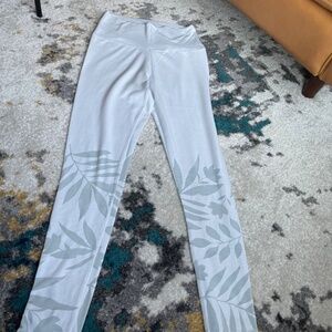 Aerie Chill Play Move Leggings with Mesh Floral Panels Light Blue Size Medium